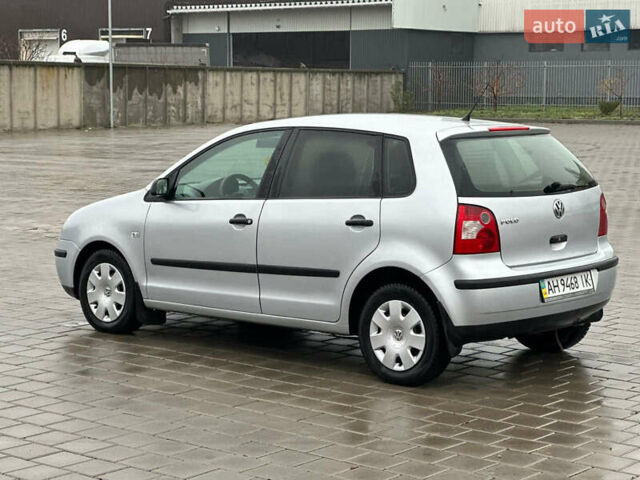 Серый Фольксваген Поло, объемом двигателя 1.2 л и пробегом 250 тыс. км за 3700 $, фото 3 на Automoto.ua