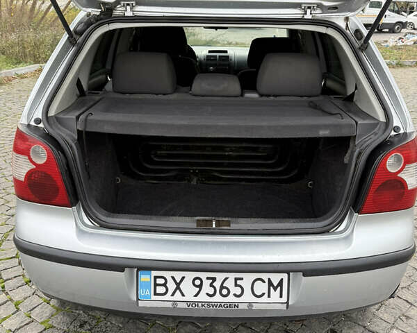 Серый Фольксваген Поло, объемом двигателя 1.2 л и пробегом 272 тыс. км за 3500 $, фото 7 на Automoto.ua