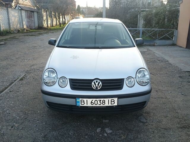 Серый Фольксваген Поло, объемом двигателя 1.4 л и пробегом 201 тыс. км за 4500 $, фото 1 на Automoto.ua