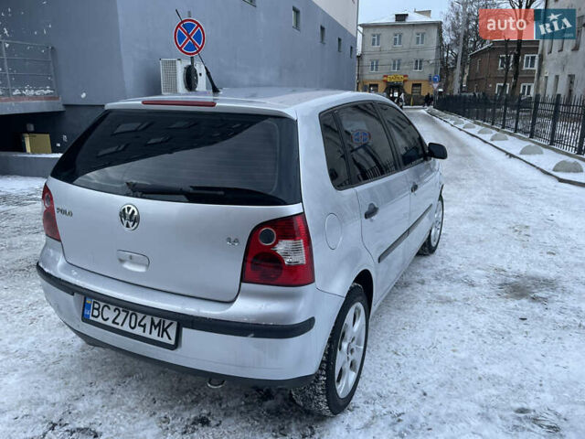 Серый Фольксваген Поло, объемом двигателя 1.39 л и пробегом 275 тыс. км за 3500 $, фото 4 на Automoto.ua