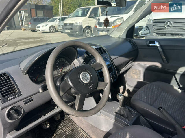 Сірий Фольксваген Поло, об'ємом двигуна 1.2 л та пробігом 214 тис. км за 3700 $, фото 5 на Automoto.ua