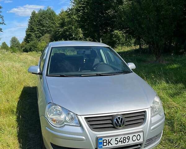 Серый Фольксваген Поло, объемом двигателя 1.4 л и пробегом 207 тыс. км за 4400 $, фото 22 на Automoto.ua