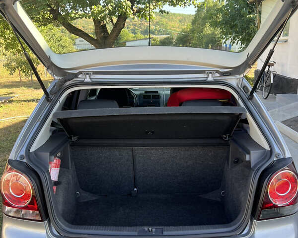 Серый Фольксваген Поло, объемом двигателя 1.2 л и пробегом 165 тыс. км за 4600 $, фото 8 на Automoto.ua