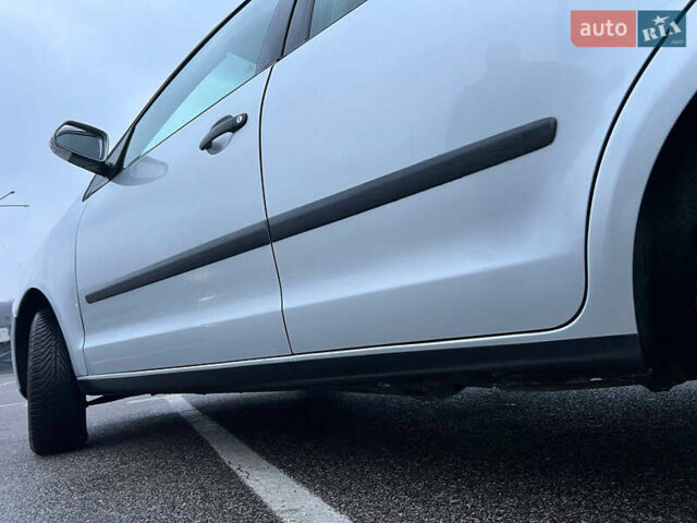 Сірий Фольксваген Поло, об'ємом двигуна 1.4 л та пробігом 113 тис. км за 5200 $, фото 28 на Automoto.ua