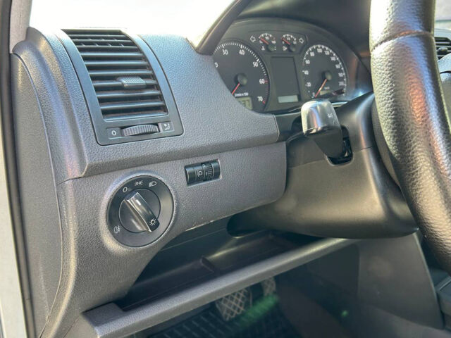 Серый Фольксваген Поло, объемом двигателя 1.4 л и пробегом 199 тыс. км за 5600 $, фото 9 на Automoto.ua