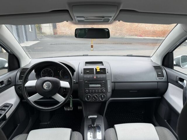 Сірий Фольксваген Поло, об'ємом двигуна 1.4 л та пробігом 180 тис. км за 6700 $, фото 22 на Automoto.ua