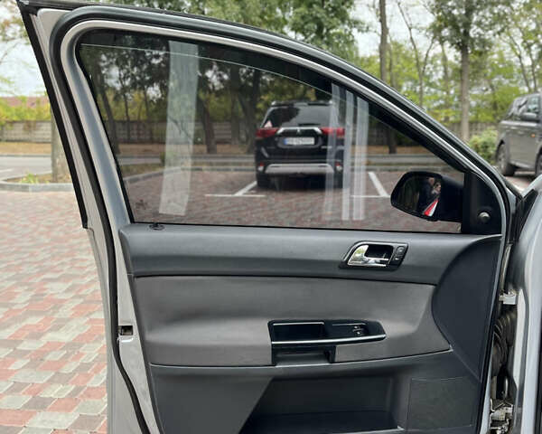 Серый Фольксваген Поло, объемом двигателя 1.2 л и пробегом 234 тыс. км за 4900 $, фото 31 на Automoto.ua