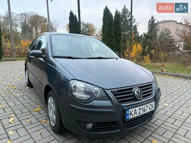 Серый Фольксваген Поло, объемом двигателя 1.4 л и пробегом 208 тыс. км за 4600 $, фото 2 на Automoto.ua