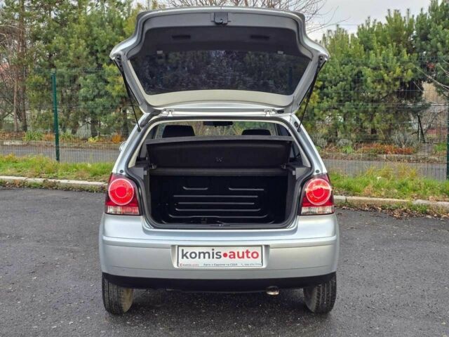 Серый Фольксваген Поло, объемом двигателя 1.4 л и пробегом 199 тыс. км за 5099 $, фото 1 на Automoto.ua