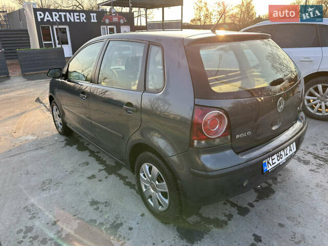 Серый Фольксваген Поло, объемом двигателя 1.4 л и пробегом 194 тыс. км за 6200 $, фото 5 на Automoto.ua