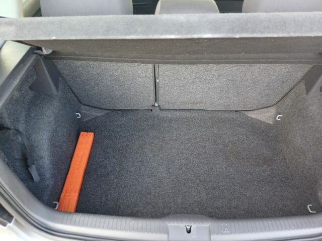 Серый Фольксваген Поло, объемом двигателя 0 л и пробегом 180 тыс. км за 4600 $, фото 2 на Automoto.ua