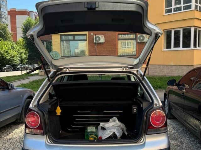 Сірий Фольксваген Поло, об'ємом двигуна 1.4 л та пробігом 110 тис. км за 5700 $, фото 4 на Automoto.ua