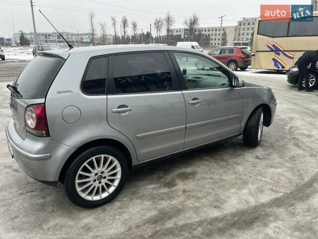 Серый Фольксваген Поло, объемом двигателя 1.42 л и пробегом 265 тыс. км за 5000 $, фото 2 на Automoto.ua