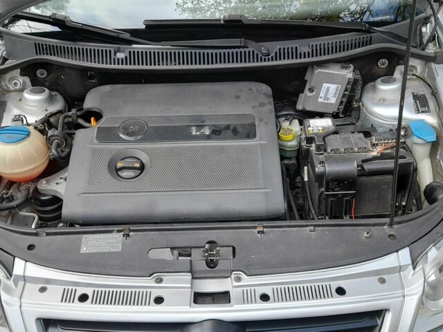 Сірий Фольксваген Поло, об'ємом двигуна 1.4 л та пробігом 195 тис. км за 5800 $, фото 17 на Automoto.ua