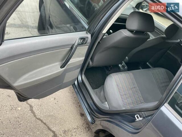 Серый Фольксваген Поло, объемом двигателя 1.39 л и пробегом 208 тыс. км за 4500 $, фото 10 на Automoto.ua