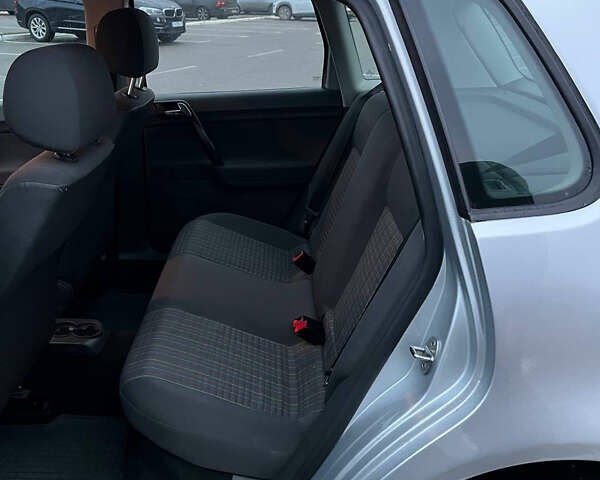 Сірий Фольксваген Поло, об'ємом двигуна 1.4 л та пробігом 113 тис. км за 5200 $, фото 11 на Automoto.ua