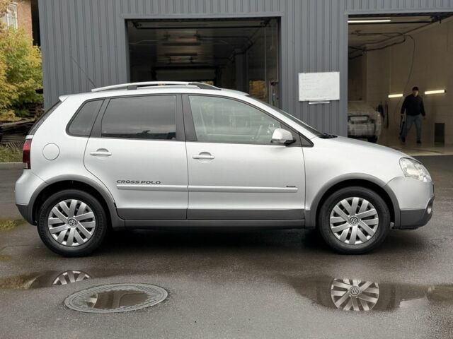 Сірий Фольксваген Поло, об'ємом двигуна 1.4 л та пробігом 180 тис. км за 6700 $, фото 6 на Automoto.ua