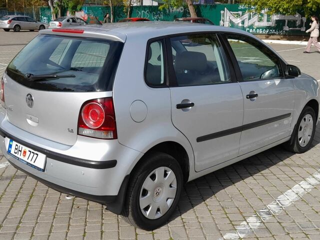 Сірий Фольксваген Поло, об'ємом двигуна 1.4 л та пробігом 195 тис. км за 5800 $, фото 6 на Automoto.ua