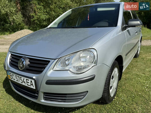 Серый Фольксваген Поло, объемом двигателя 1.39 л и пробегом 133 тыс. км за 4500 $, фото 1 на Automoto.ua