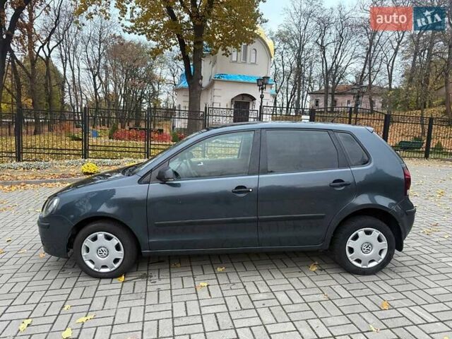 Серый Фольксваген Поло, объемом двигателя 1.4 л и пробегом 208 тыс. км за 4600 $, фото 4 на Automoto.ua