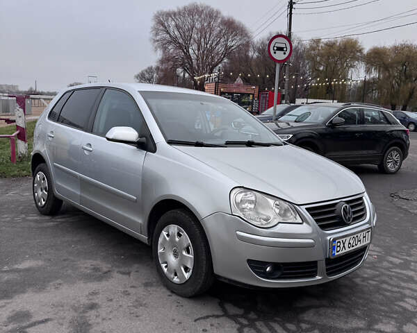 Серый Фольксваген Поло, объемом двигателя 1.4 л и пробегом 199 тыс. км за 4800 $, фото 5 на Automoto.ua