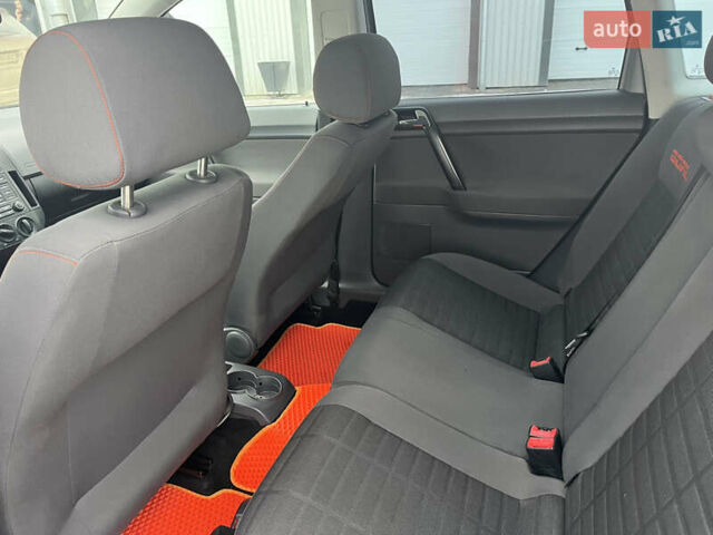 Серый Фольксваген Поло, объемом двигателя 1.42 л и пробегом 265 тыс. км за 5000 $, фото 12 на Automoto.ua