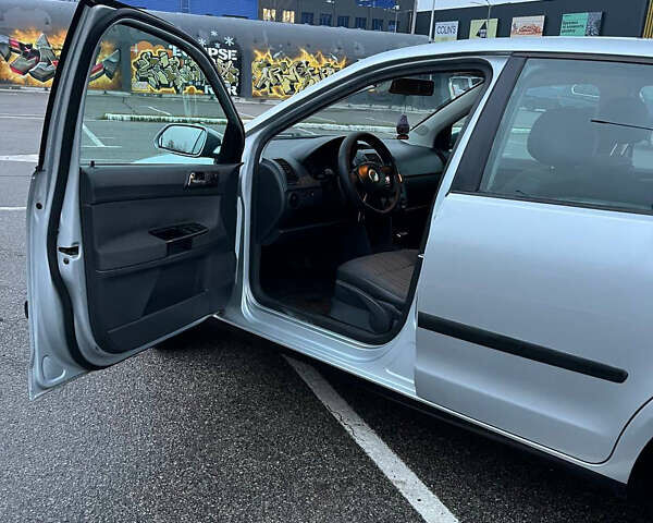 Сірий Фольксваген Поло, об'ємом двигуна 1.4 л та пробігом 113 тис. км за 5200 $, фото 9 на Automoto.ua