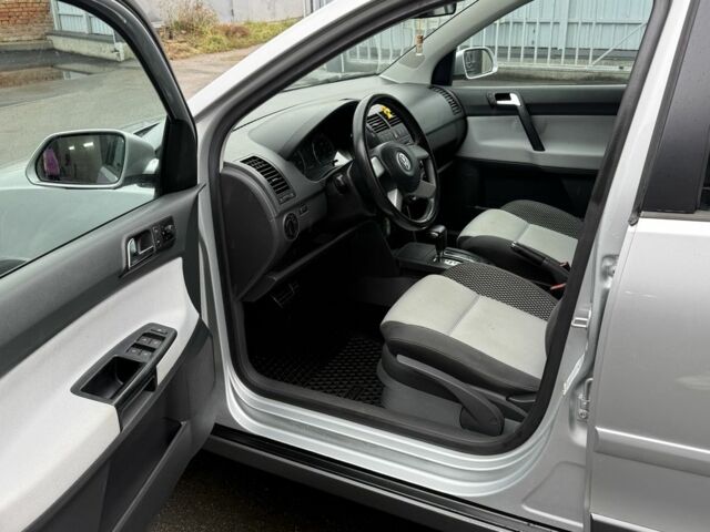 Сірий Фольксваген Поло, об'ємом двигуна 1.4 л та пробігом 180 тис. км за 6700 $, фото 16 на Automoto.ua