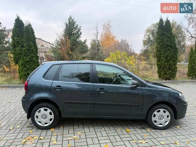 Серый Фольксваген Поло, объемом двигателя 1.4 л и пробегом 208 тыс. км за 4600 $, фото 8 на Automoto.ua