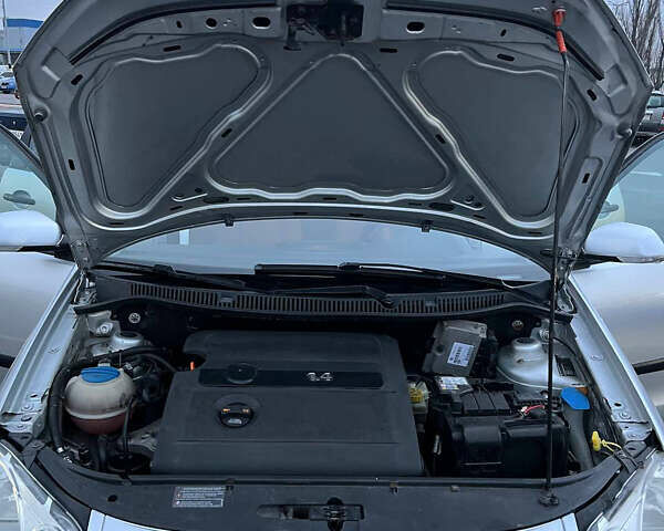 Сірий Фольксваген Поло, об'ємом двигуна 1.4 л та пробігом 113 тис. км за 5200 $, фото 17 на Automoto.ua