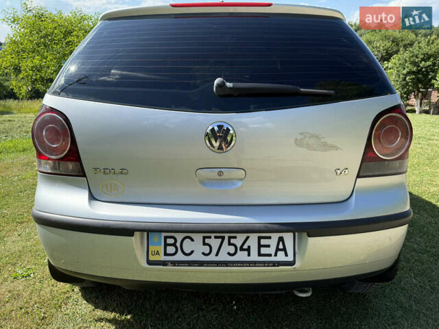 Серый Фольксваген Поло, объемом двигателя 1.39 л и пробегом 133 тыс. км за 4500 $, фото 3 на Automoto.ua