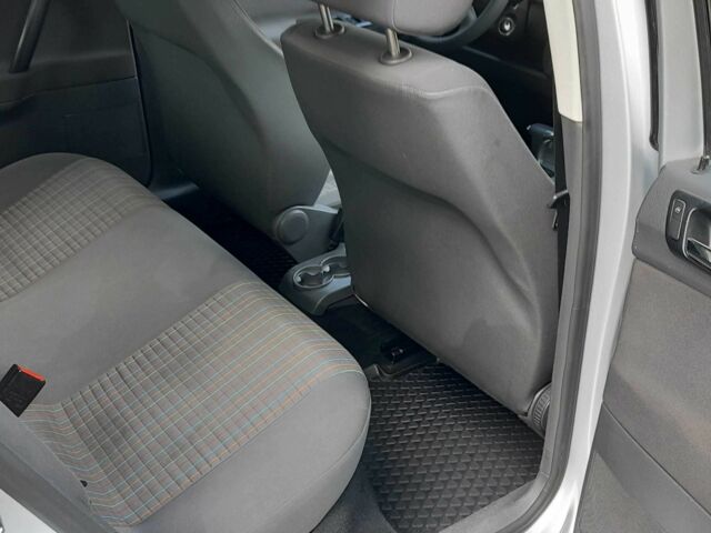 Сірий Фольксваген Поло, об'ємом двигуна 1.4 л та пробігом 195 тис. км за 5800 $, фото 13 на Automoto.ua