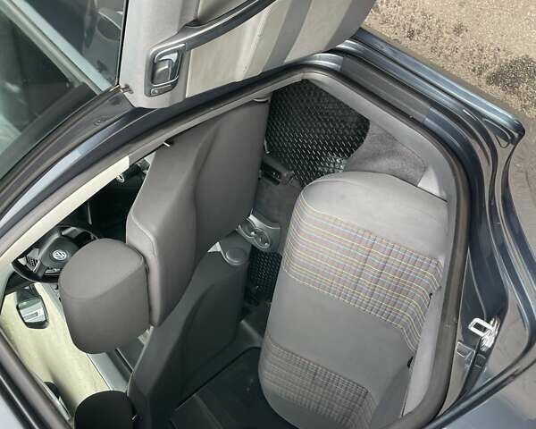 Серый Фольксваген Поло, объемом двигателя 1.39 л и пробегом 208 тыс. км за 4500 $, фото 9 на Automoto.ua