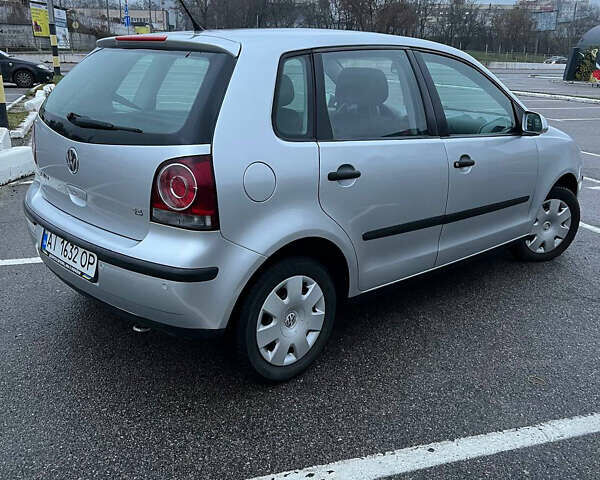 Сірий Фольксваген Поло, об'ємом двигуна 1.4 л та пробігом 113 тис. км за 5200 $, фото 24 на Automoto.ua