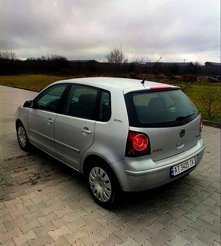 Серый Фольксваген Поло, объемом двигателя 1.4 л и пробегом 196 тыс. км за 4500 $, фото 3 на Automoto.ua