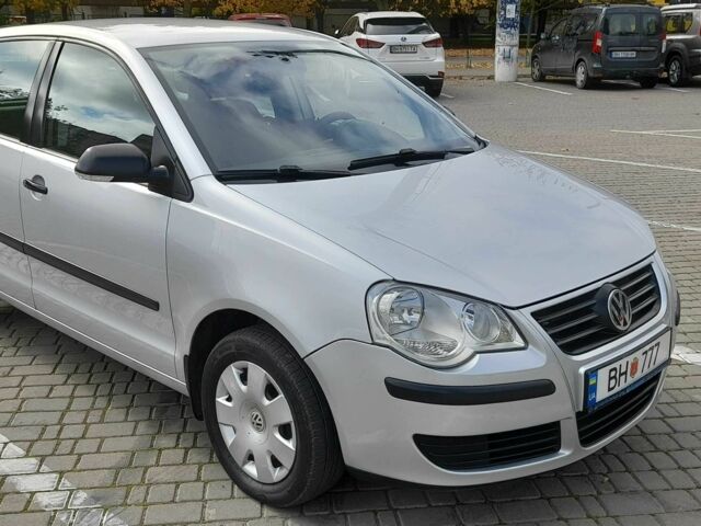 Сірий Фольксваген Поло, об'ємом двигуна 1.4 л та пробігом 195 тис. км за 5800 $, фото 2 на Automoto.ua