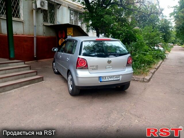 Серый Фольксваген Поло, объемом двигателя 1.4 л и пробегом 194 тыс. км за 4000 $, фото 1 на Automoto.ua