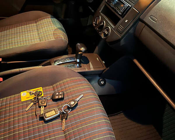 Сірий Фольксваген Поло, об'ємом двигуна 1.4 л та пробігом 113 тис. км за 5200 $, фото 44 на Automoto.ua