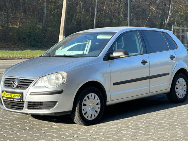 Серый Фольксваген Поло, объемом двигателя 1.4 л и пробегом 199 тыс. км за 5600 $, фото 2 на Automoto.ua