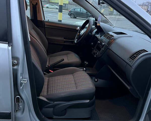 Сірий Фольксваген Поло, об'ємом двигуна 1.4 л та пробігом 113 тис. км за 5200 $, фото 58 на Automoto.ua