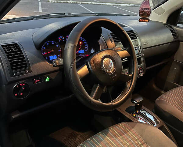 Сірий Фольксваген Поло, об'ємом двигуна 1.4 л та пробігом 113 тис. км за 5200 $, фото 39 на Automoto.ua