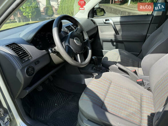 Серый Фольксваген Поло, объемом двигателя 1.39 л и пробегом 133 тыс. км за 4500 $, фото 11 на Automoto.ua
