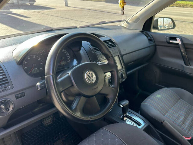 Серый Фольксваген Поло, объемом двигателя 1.4 л и пробегом 199 тыс. км за 5600 $, фото 8 на Automoto.ua