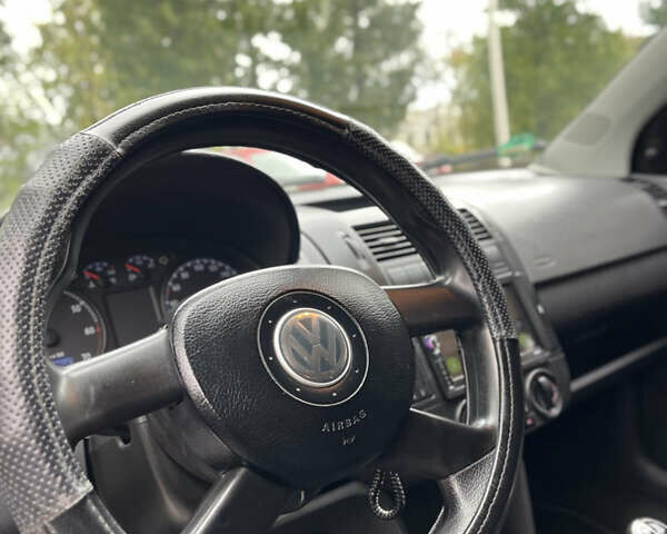 Серый Фольксваген Поло, объемом двигателя 1.2 л и пробегом 234 тыс. км за 4900 $, фото 17 на Automoto.ua