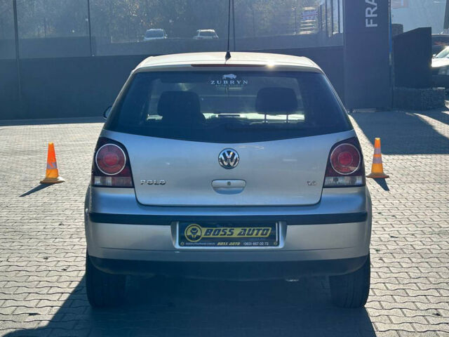 Серый Фольксваген Поло, объемом двигателя 1.4 л и пробегом 199 тыс. км за 5600 $, фото 4 на Automoto.ua