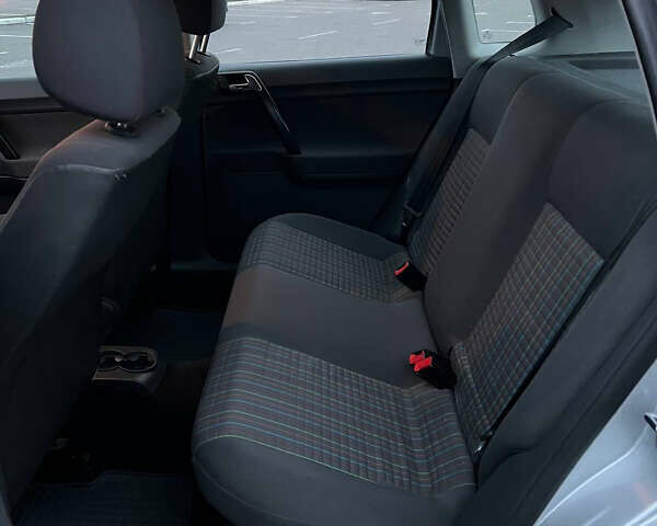 Сірий Фольксваген Поло, об'ємом двигуна 1.4 л та пробігом 113 тис. км за 5200 $, фото 32 на Automoto.ua