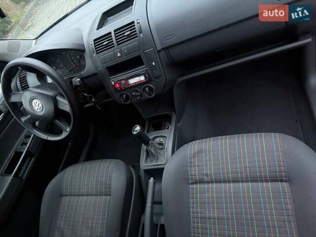 Серый Фольксваген Поло, объемом двигателя 1.4 л и пробегом 208 тыс. км за 4600 $, фото 10 на Automoto.ua