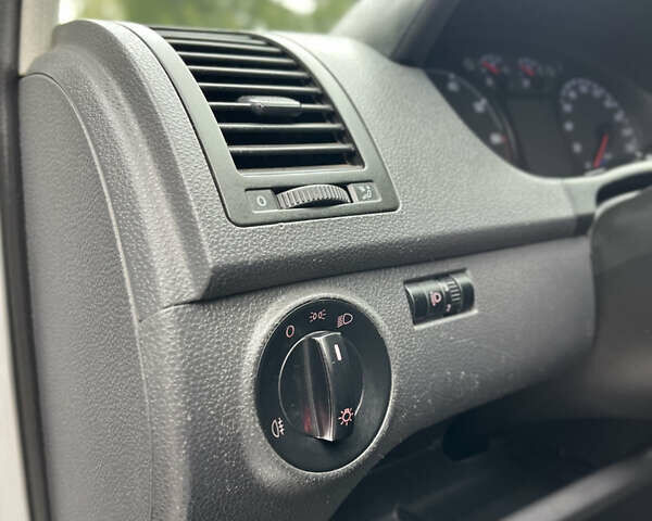 Серый Фольксваген Поло, объемом двигателя 1.2 л и пробегом 234 тыс. км за 4900 $, фото 32 на Automoto.ua