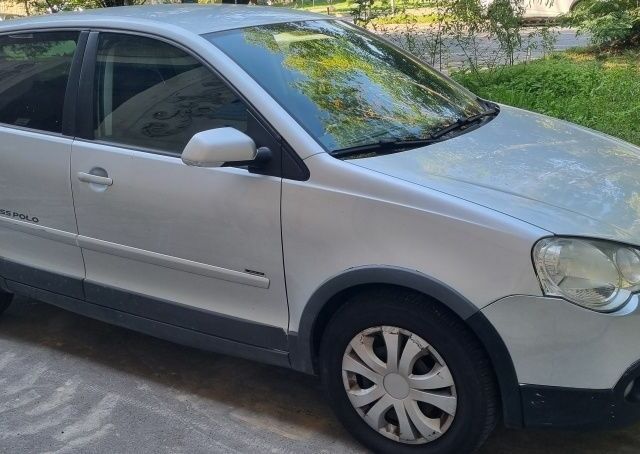 Сірий Фольксваген Поло, об'ємом двигуна 1.4 л та пробігом 184 тис. км за 5500 $, фото 1 на Automoto.ua