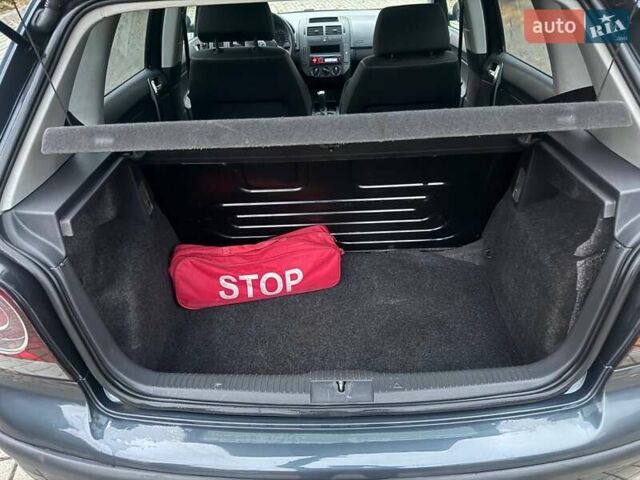 Серый Фольксваген Поло, объемом двигателя 1.4 л и пробегом 208 тыс. км за 4600 $, фото 17 на Automoto.ua